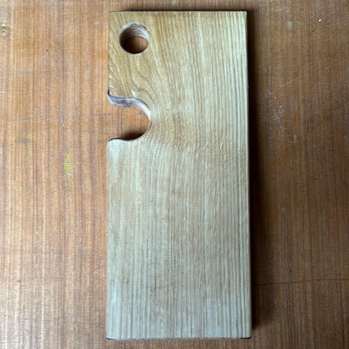 Chopping board made from one piece of oak, chomped on one side. Oiled. 8760 5078