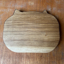 Chopping board "Fat Cat" made from one piece of oak. Oiled. 5870 0887