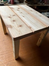 Patio coffee table with detachable legs, made from larch. Untreated. 7042 3383