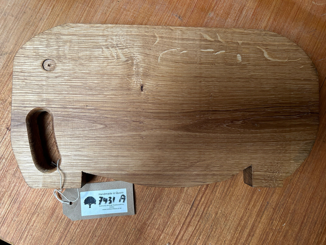 Chopping board made from one piece oak, shaped like an Elephant. Oiled. 2501 7431